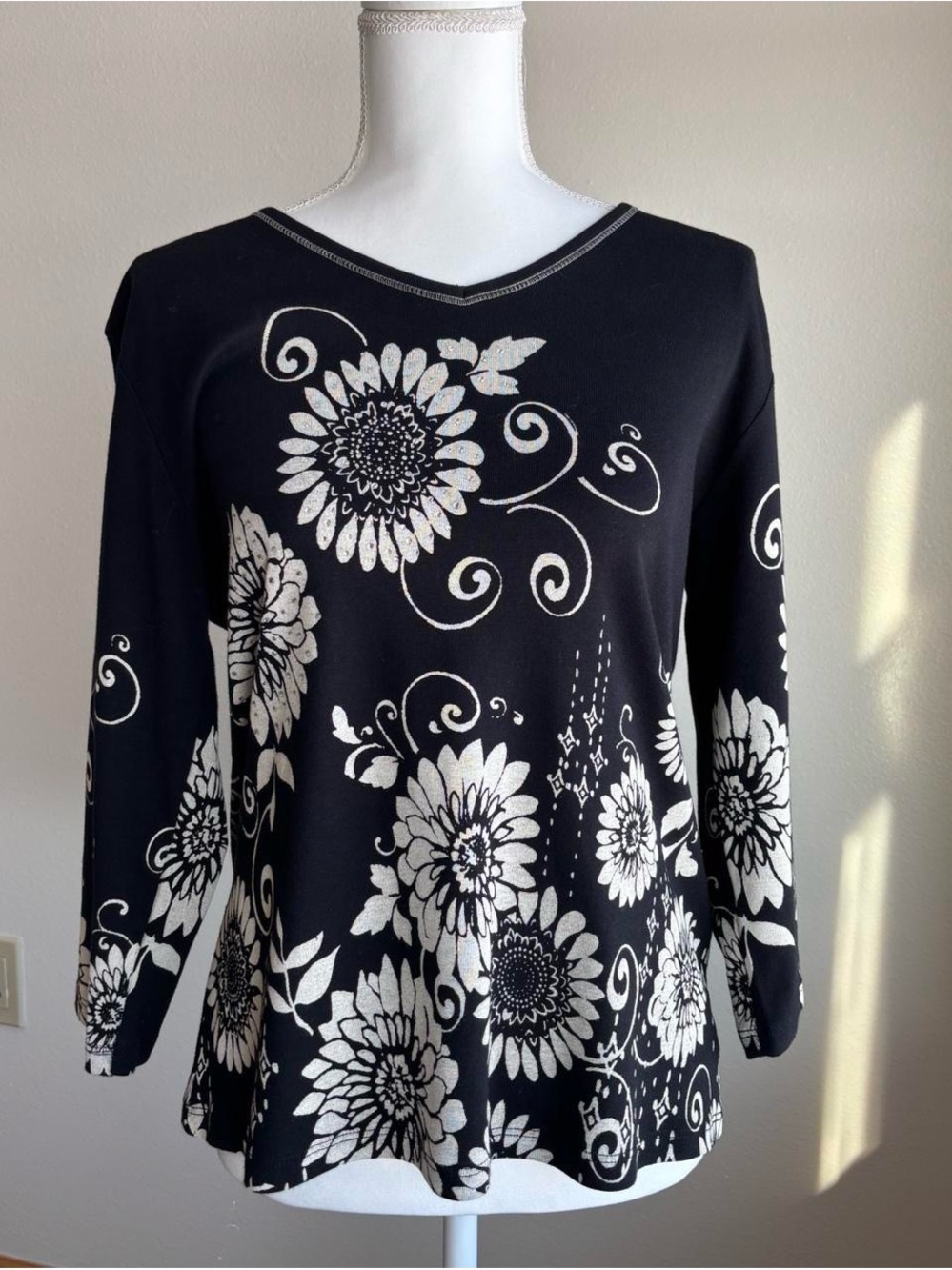 Jess & Jane Black Floral V-Neck Tee